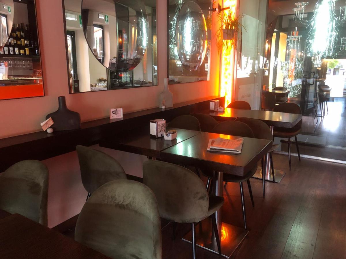 Hotel Del Corso Borgomanero Kültér fotó
