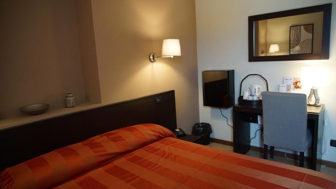 Hotel Del Corso Borgomanero Kültér fotó