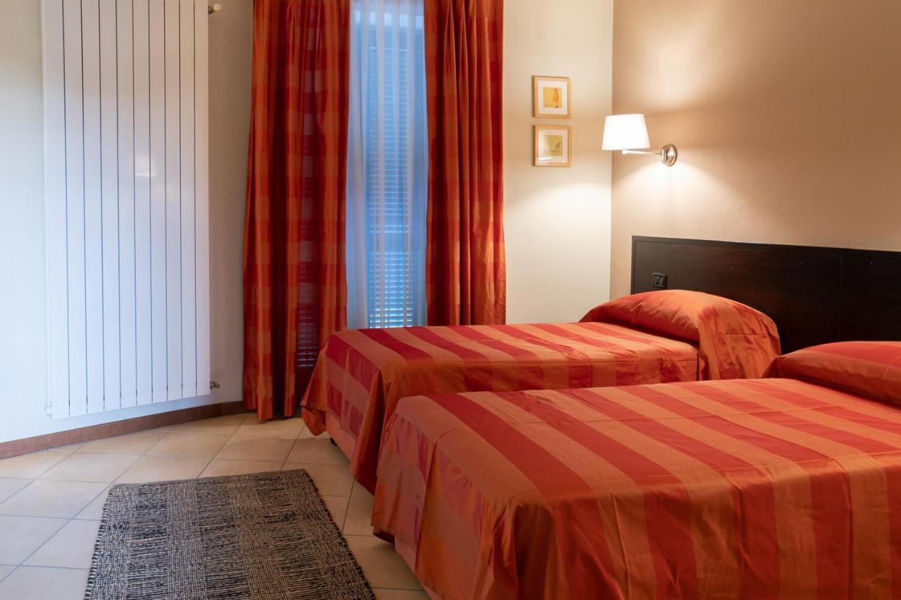 Hotel Del Corso Borgomanero Kültér fotó